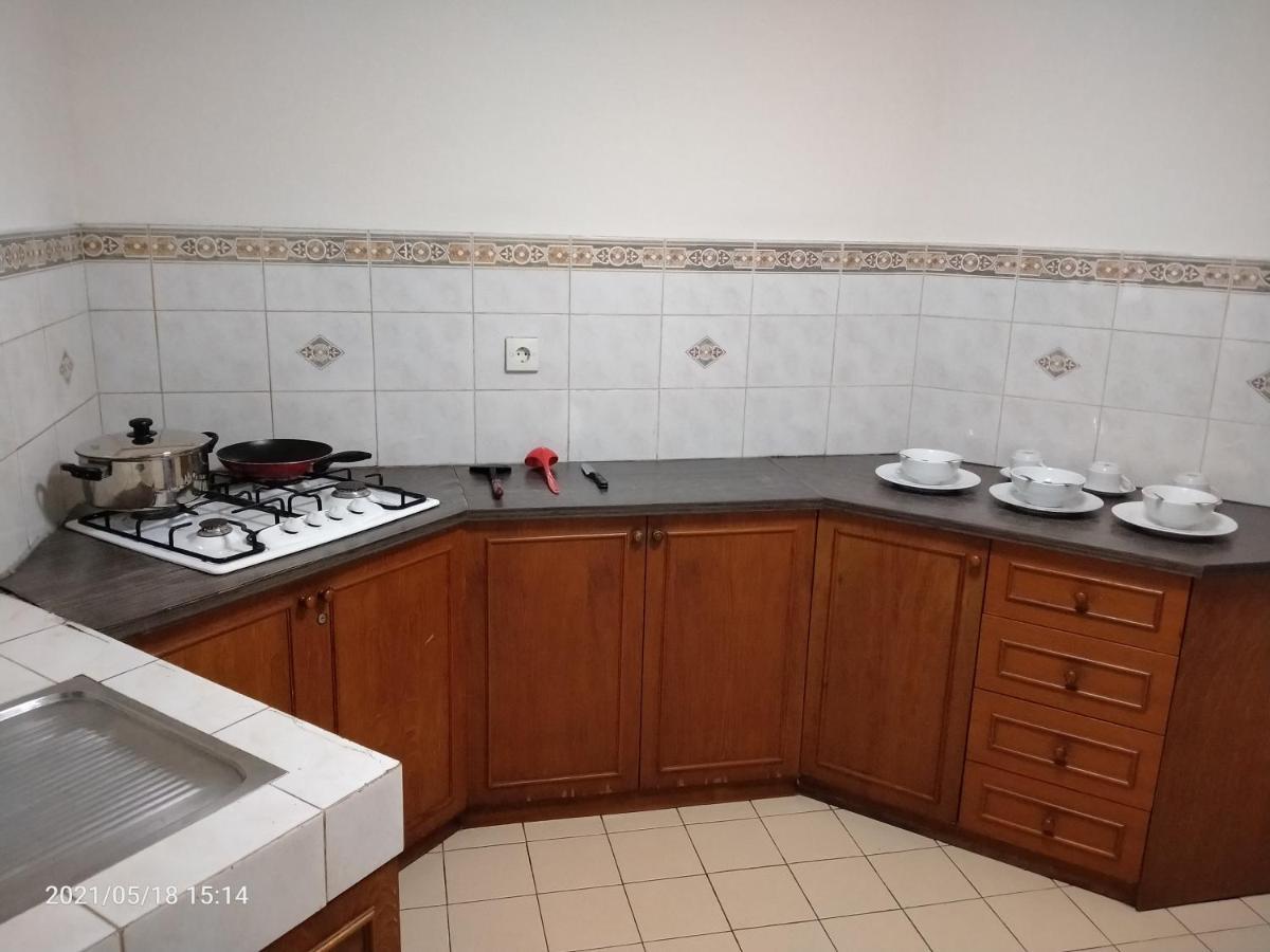 Apartemen Puncak Marina Sorabaya Extérieur photo